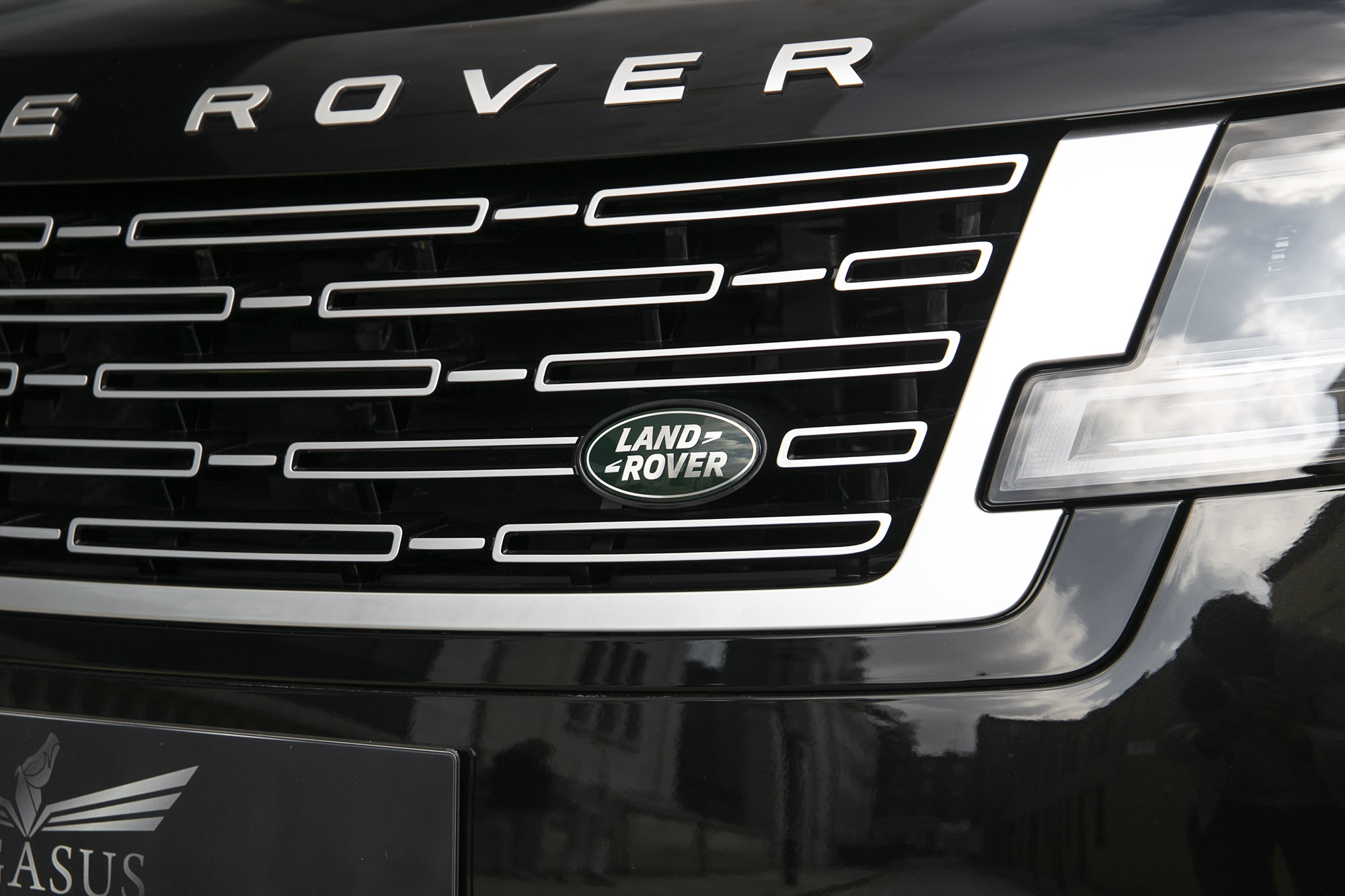Land Rover Range Rover P530 LWB